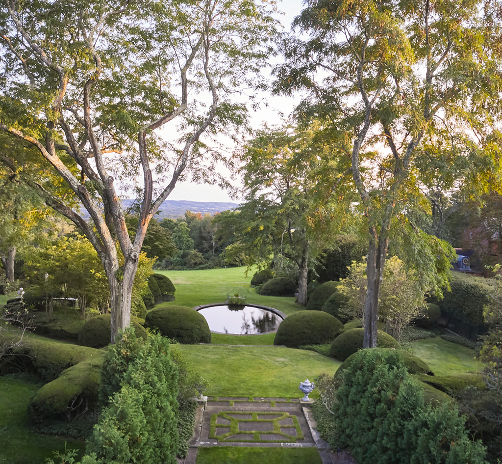 Wethersfield Garden by Ngoc Minh Ngo